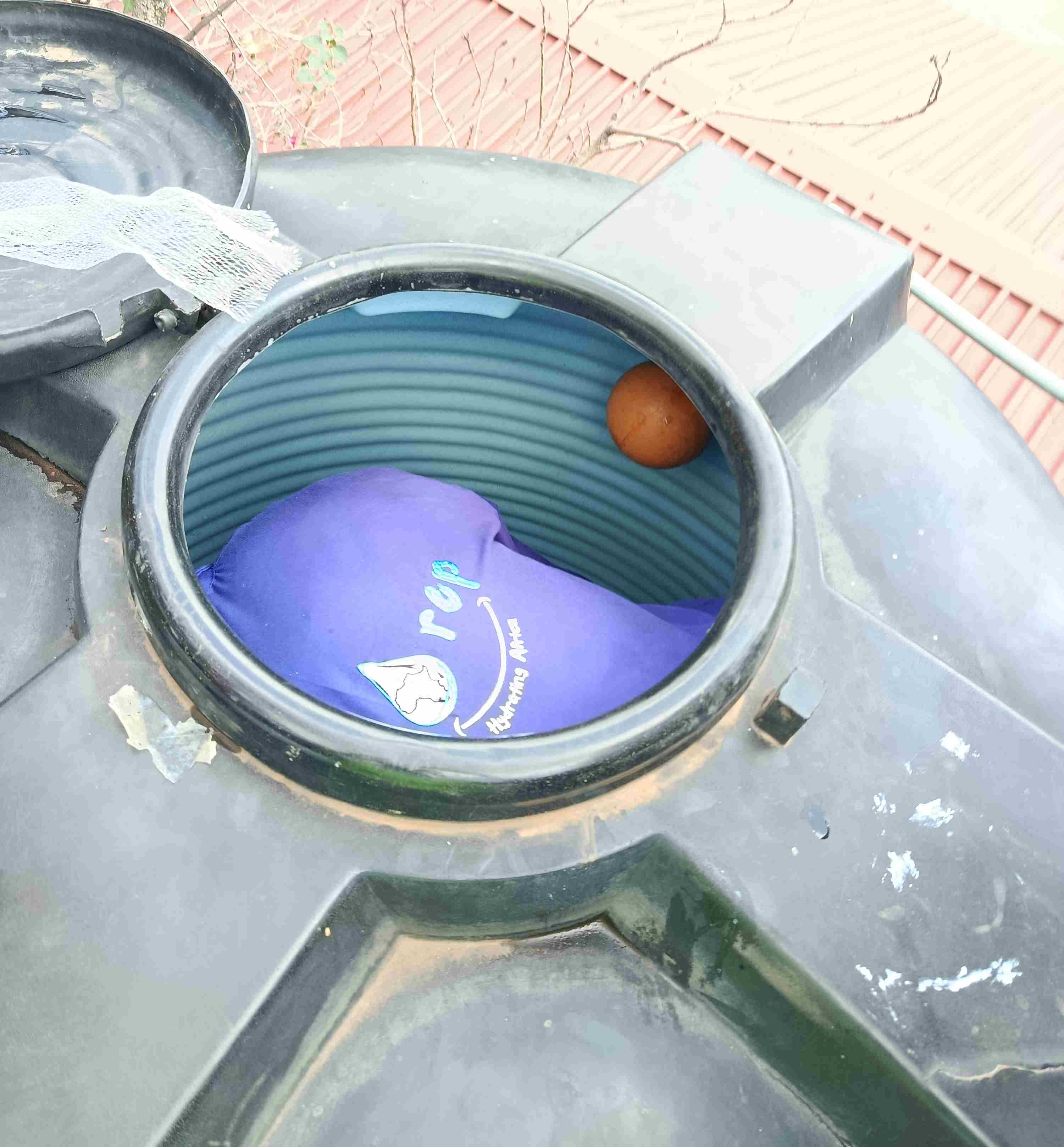 Expert water tank cleaning technician in Nairobi